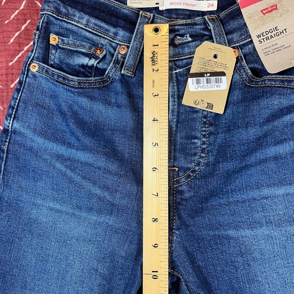 NEW Levi's Women's Wedgie Straight Jeans Dark Wash Size 24 - Picture 7 of 12